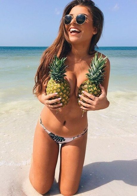 Teddi Mansueto onlyfans public photos