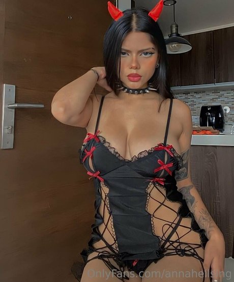 annahellsing strip onlyfans