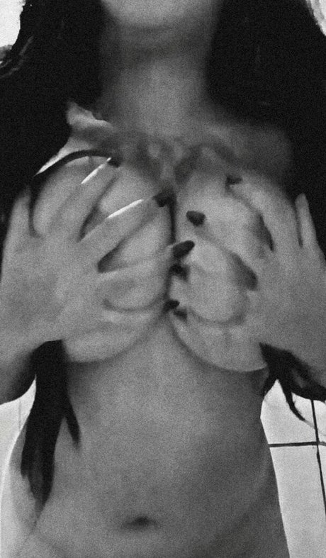 Fernanda Profana onlyfans striptease