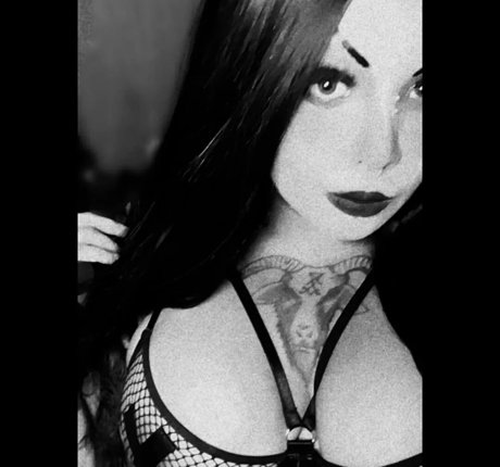 Fernanda Profana onlyfans pics