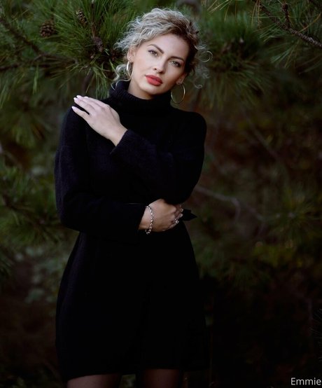 emmie six onlyfans ass