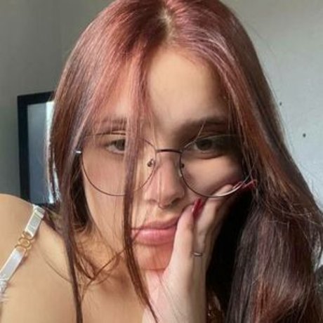 Xeu___v onlyfans star