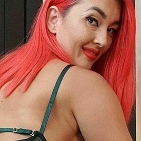 obedientsltt onlyfans nude