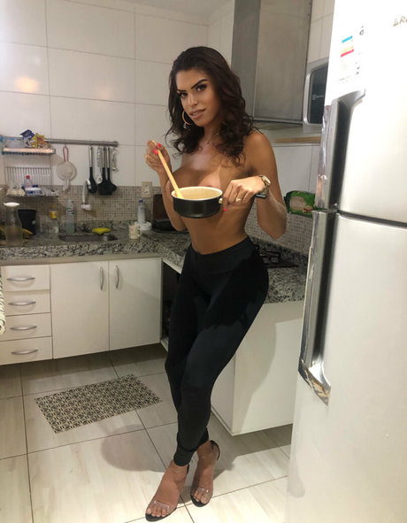 anneganzarolli onlyfans photo