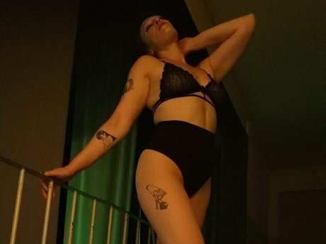 bossbitch eleanor nude onlyfans