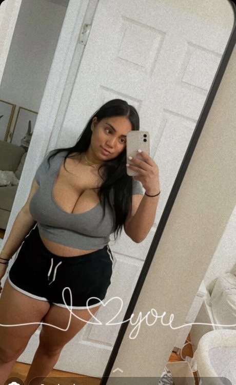 chubby kitty onlyfans hot sexy selfie