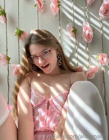 Alice March nudes onlyfans leak