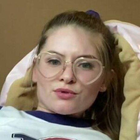 Alice March desnuda onlyfans