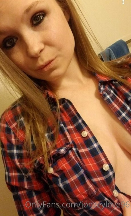 jonzeylove96 onlyfans leaked pictures
