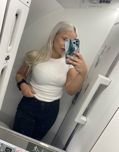 ninanyhagen onlyfans model photos