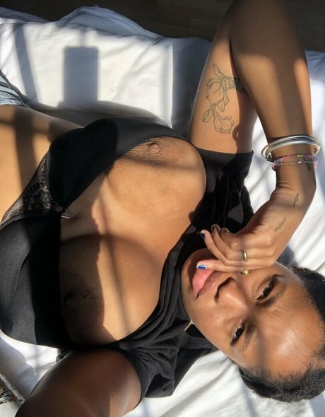 erotic onlyfans pretty self-portrait