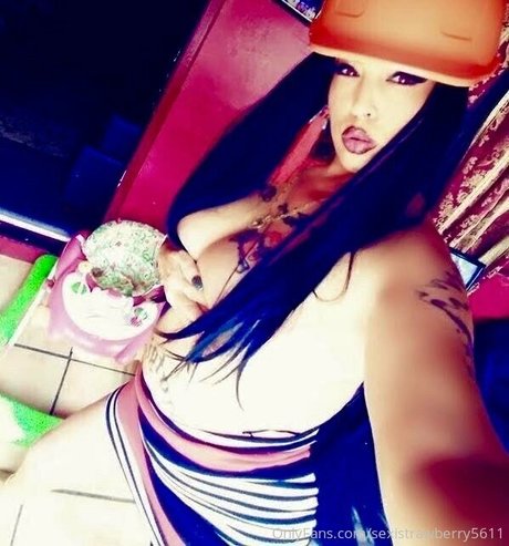sexistrawberry5611 onlyfans strip tease