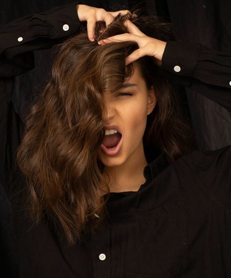 Julia Wieniawa onlyfans leak porn