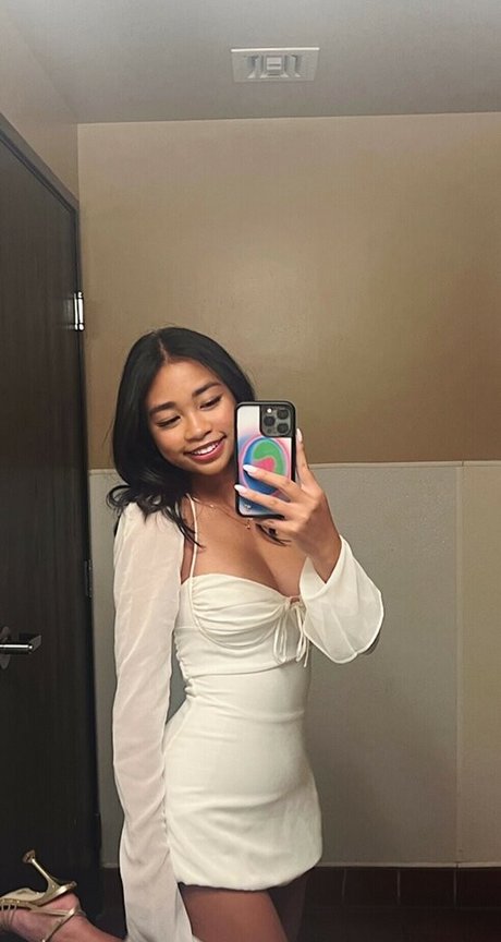 mar1uhh onlyfans model images