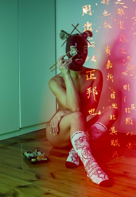 littlelatexprincess naked on onlyfans