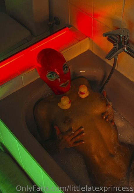 littlelatexprincess porn onlyfans