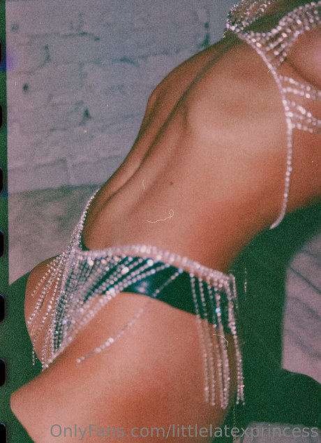 littlelatexprincess onlyfans naked leaked