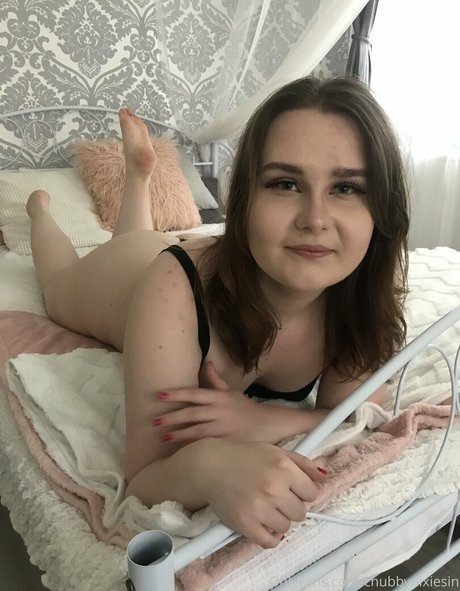 chubbynixiesin onlyfans photo
