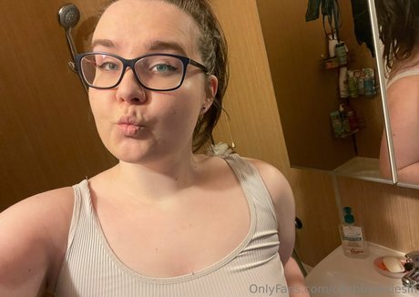 chubbynixiesin onlyfans naked