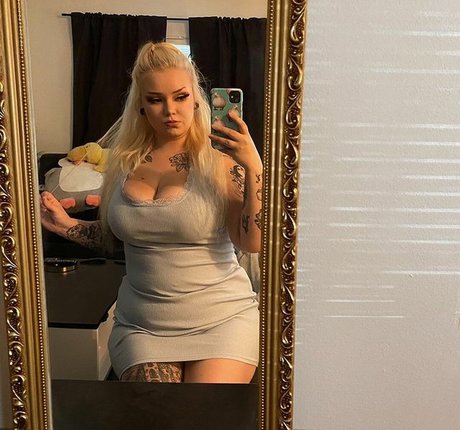 caraharriet nudes only fans