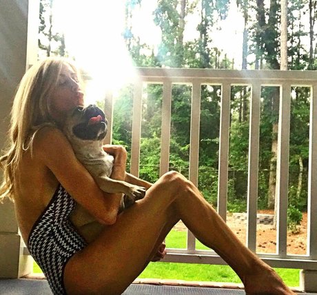 Michelle Laframboise strip onlyfans