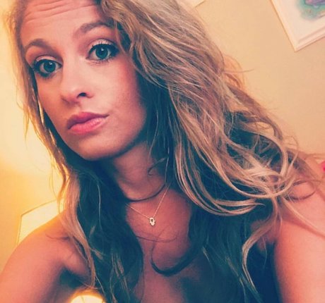 Kenzie Colvard nude only fans leaks