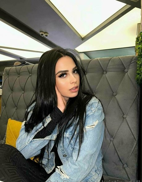 christinedoll onlyfans nudes