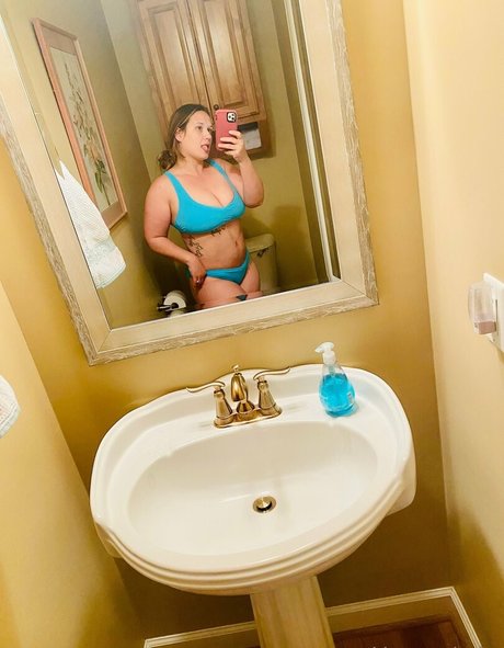 Hanna Lake onlyfans posts