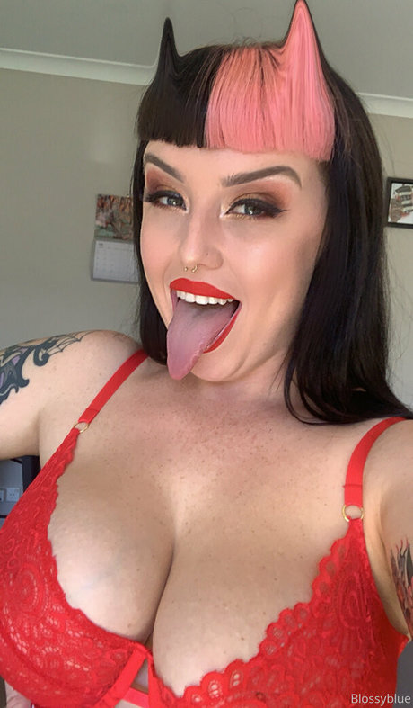 BlossyBlue onlyfans