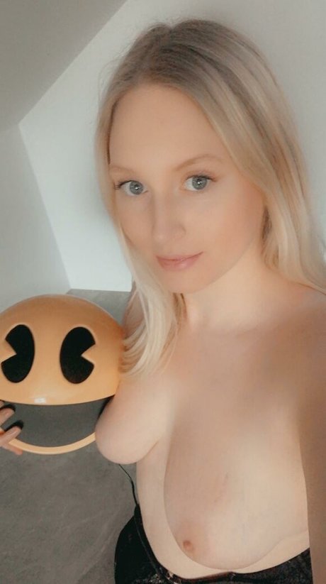 Kinkerbells1 leak onlyfans