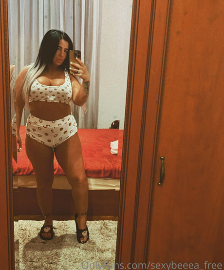 sexybeeea free only fans leaks