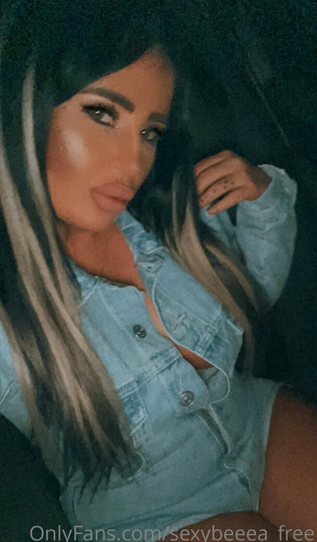 sexybeeea free onlyfans
