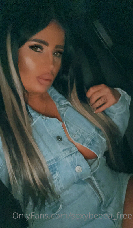 sexybeeea free onlyfans de
