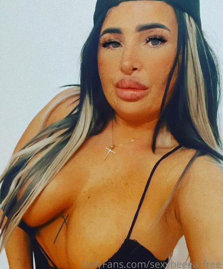 sexybeeea free only fans pic