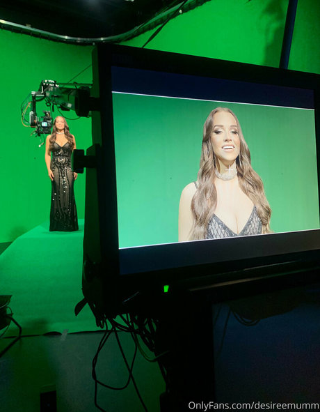Desiree Mumm onlyfans leak ass