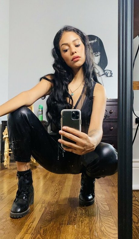 nina morelo onlyfans desnuda