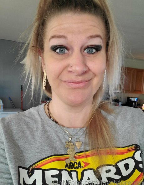 lovelyloreann onlyfans leams