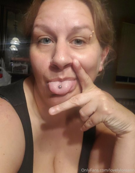 lovelyloreann onlyfans fotos
