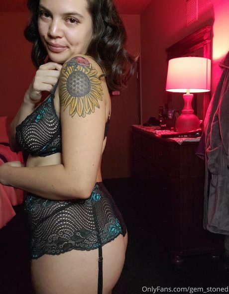 gem stoned nude onlyfans leak