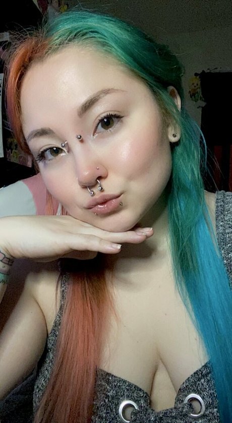 shemale gangbang onlyfans hot porn selfie