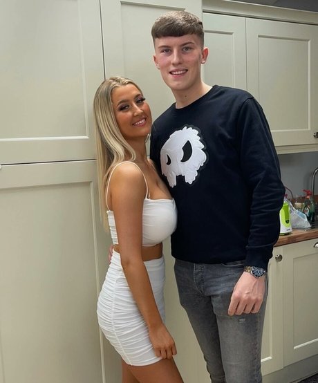 Laura Brophy onlyfans nude pictures