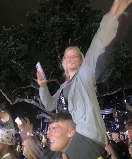 Laura Brophy onlyfans leak fuck