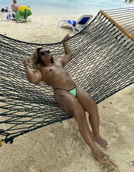 hotwifelisset free only fans