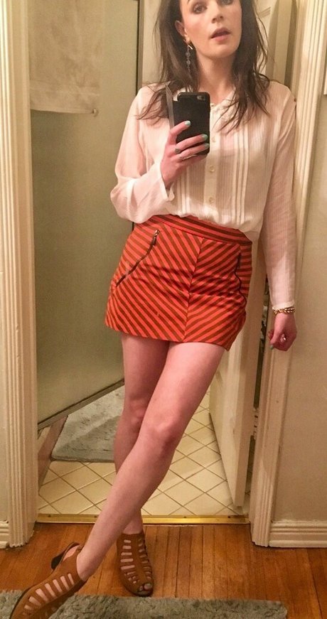 Aisling Bea onlyfans sex tape