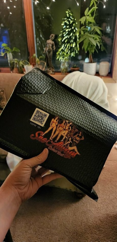 snow bunny907  depiction