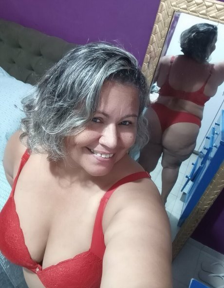 Elizabeth Delmondes onlyfans striptease