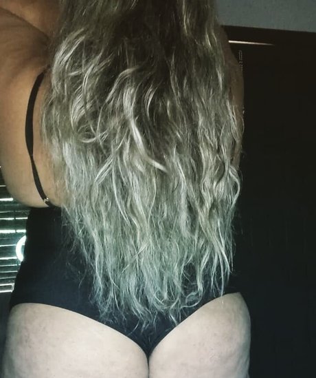 Elizabeth Delmondes onlyfans nude leaks