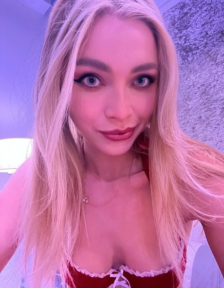 loveachloe topless onlyfans