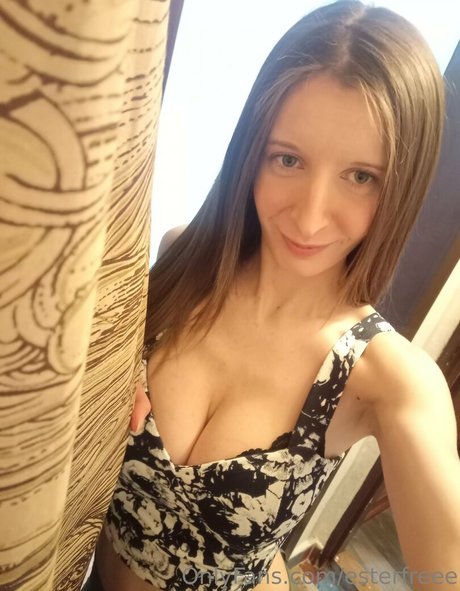 esterfreee only fans nude