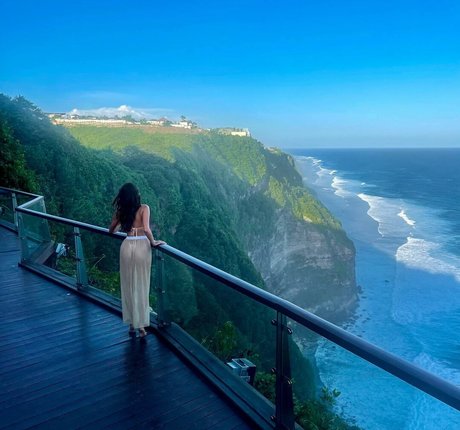 blonde shemale onlyfans porno selfie